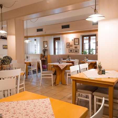 Hotel Maxant Frymburk Bagian luar foto