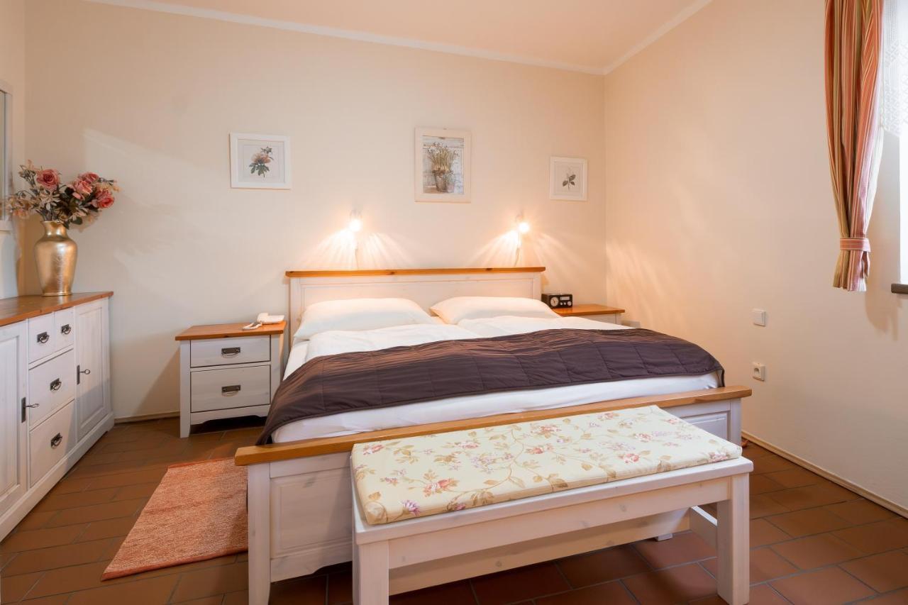 Hotel Maxant Frymburk Bagian luar foto
