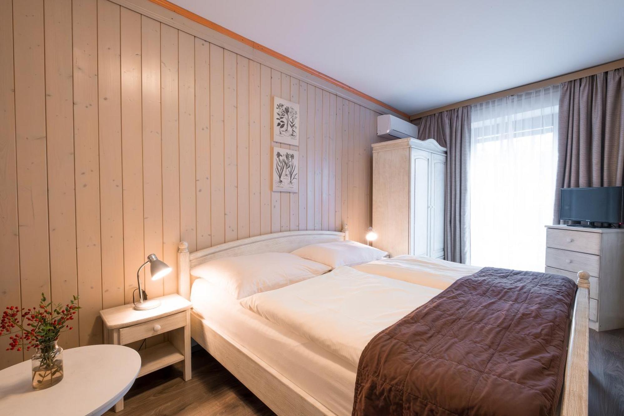 Hotel Maxant Frymburk Bagian luar foto