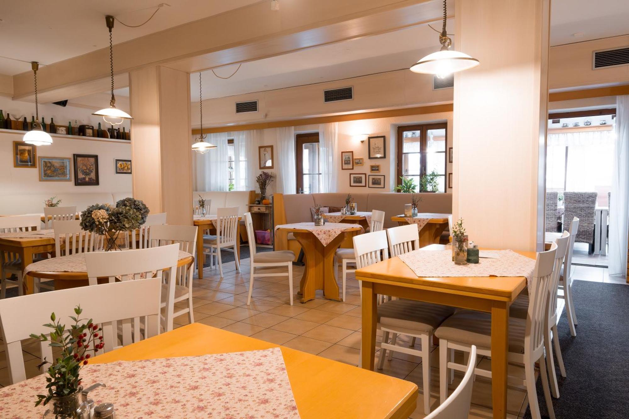 Hotel Maxant Frymburk Bagian luar foto