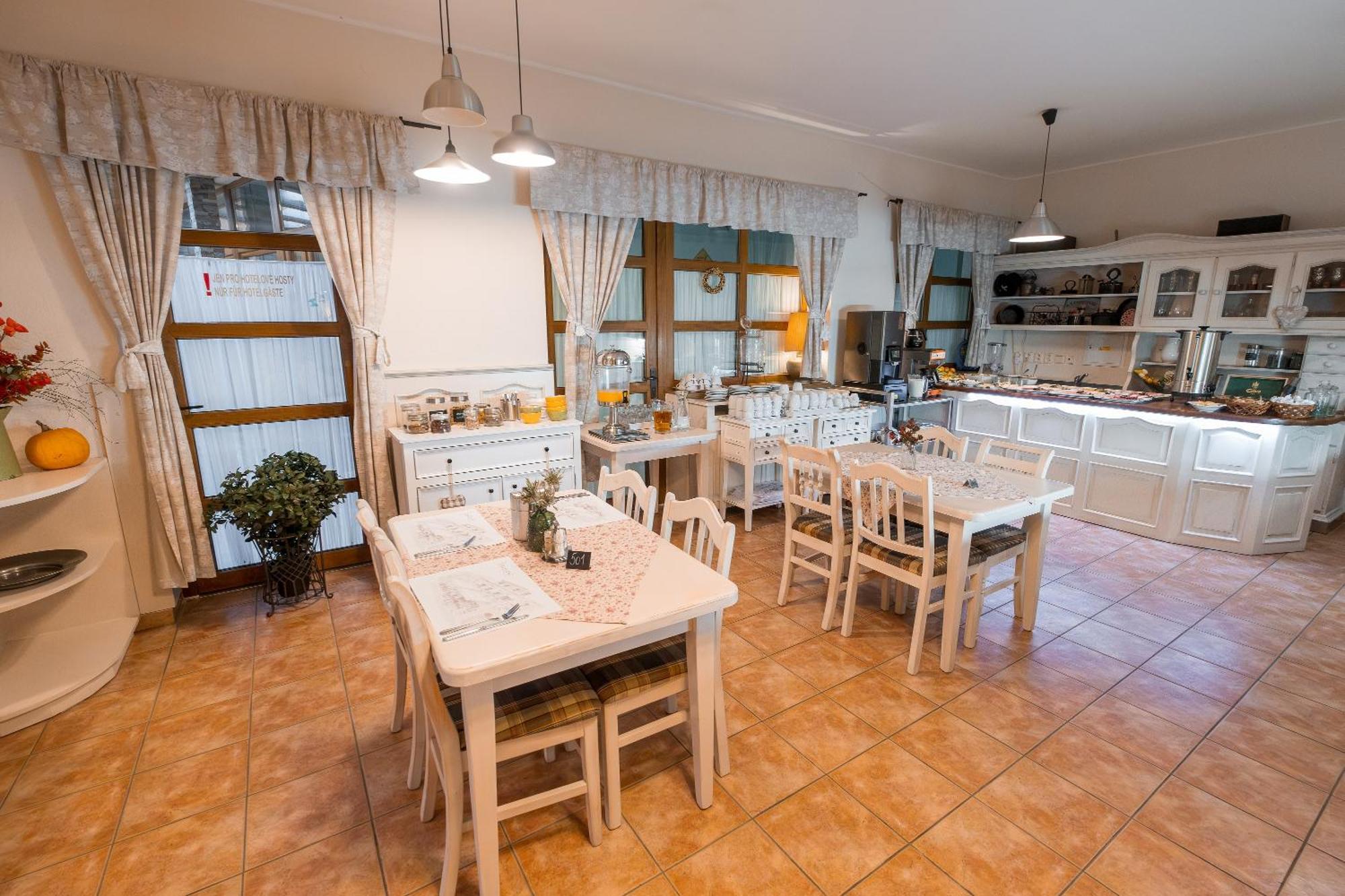 Hotel Maxant Frymburk Bagian luar foto