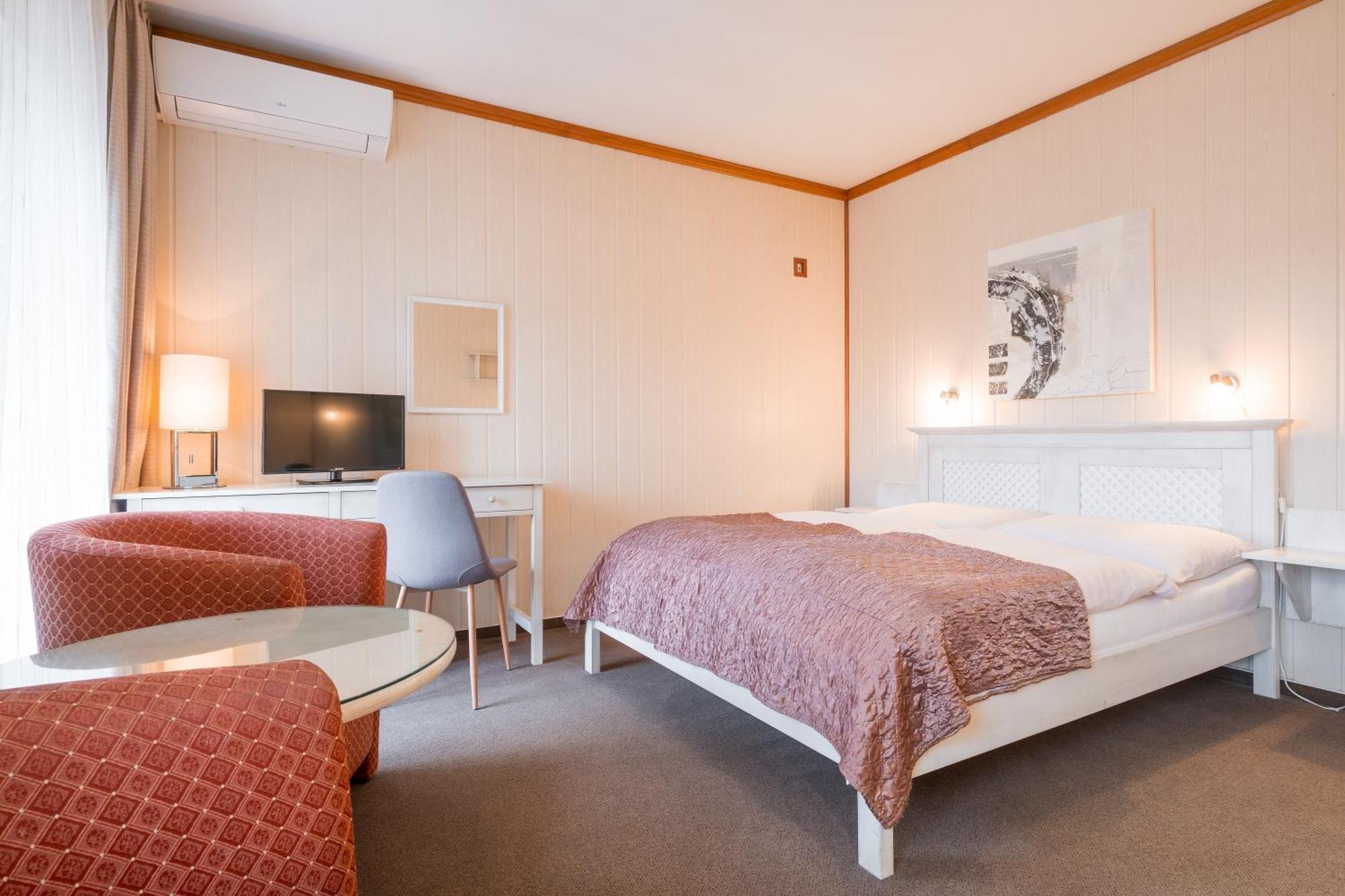 Hotel Maxant Frymburk Bagian luar foto