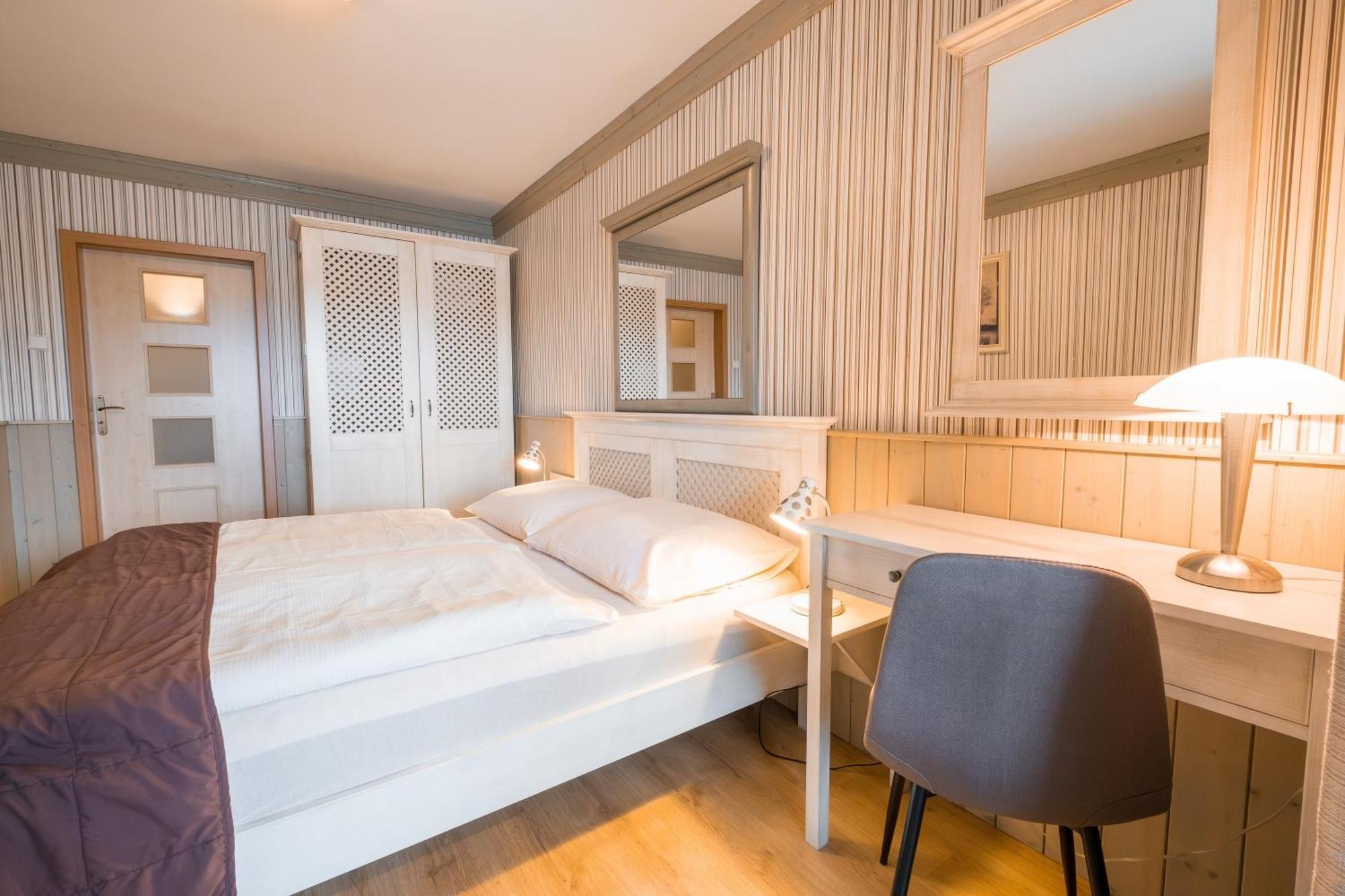 Hotel Maxant Frymburk Bagian luar foto